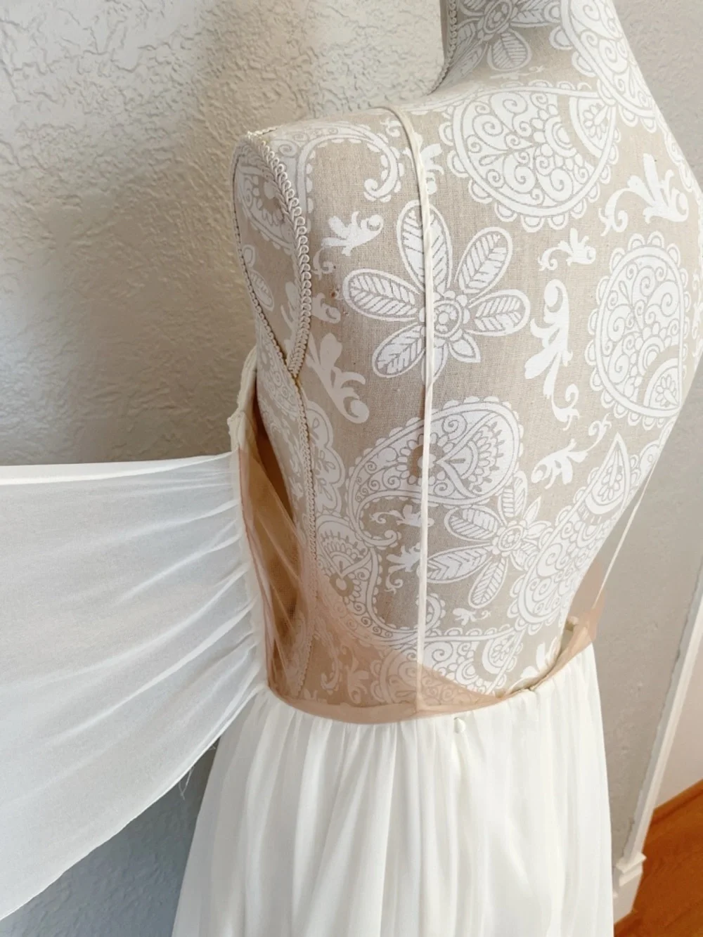Truvelle Beaded Wedding Gown Size 14 Ivory Boho Lace Dress 30” waist - Like New - Picture 12 of 15